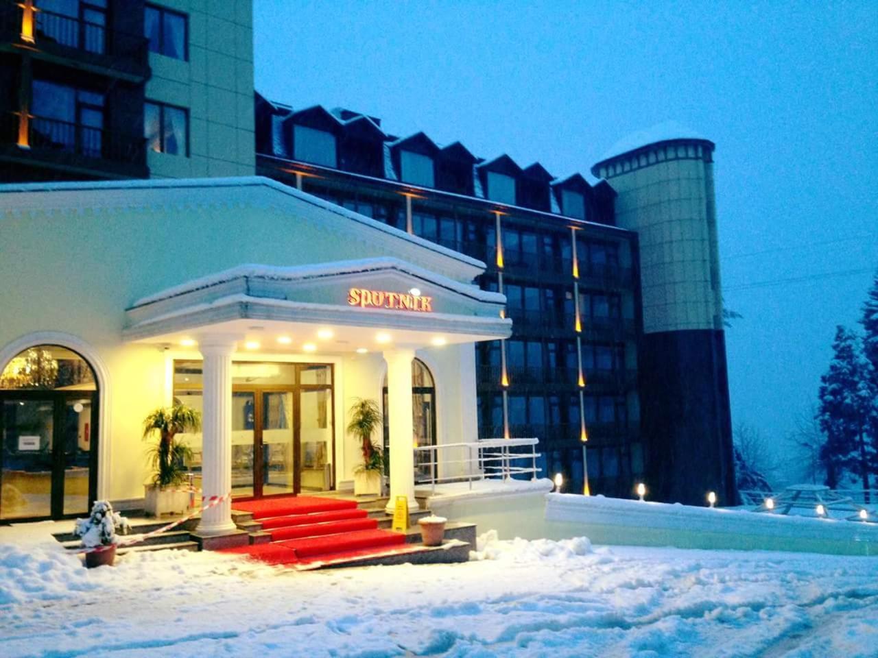 Sputnik Hotel Batumi Exterior photo